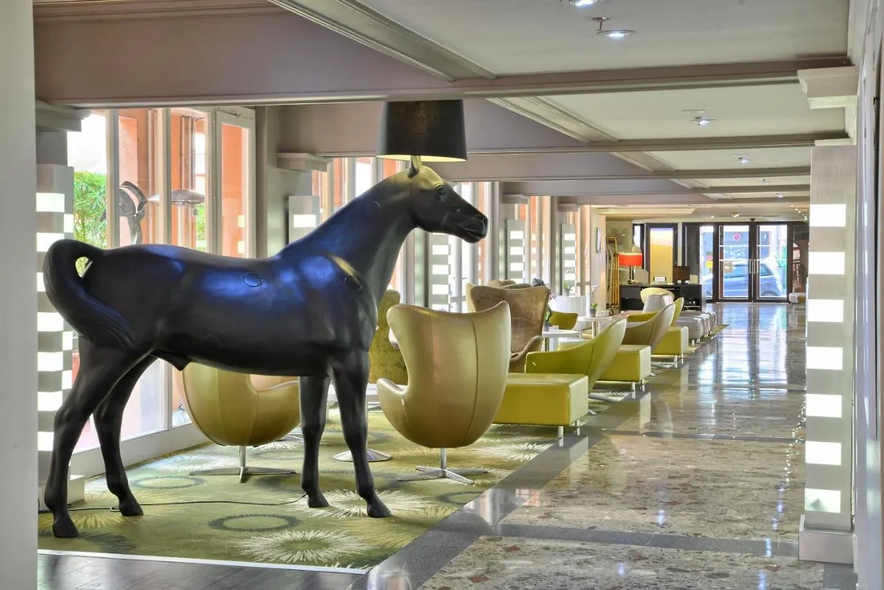 Plaza Hotel Capitole Toulouse - Anciennement Crowne Plaza 4*,  France